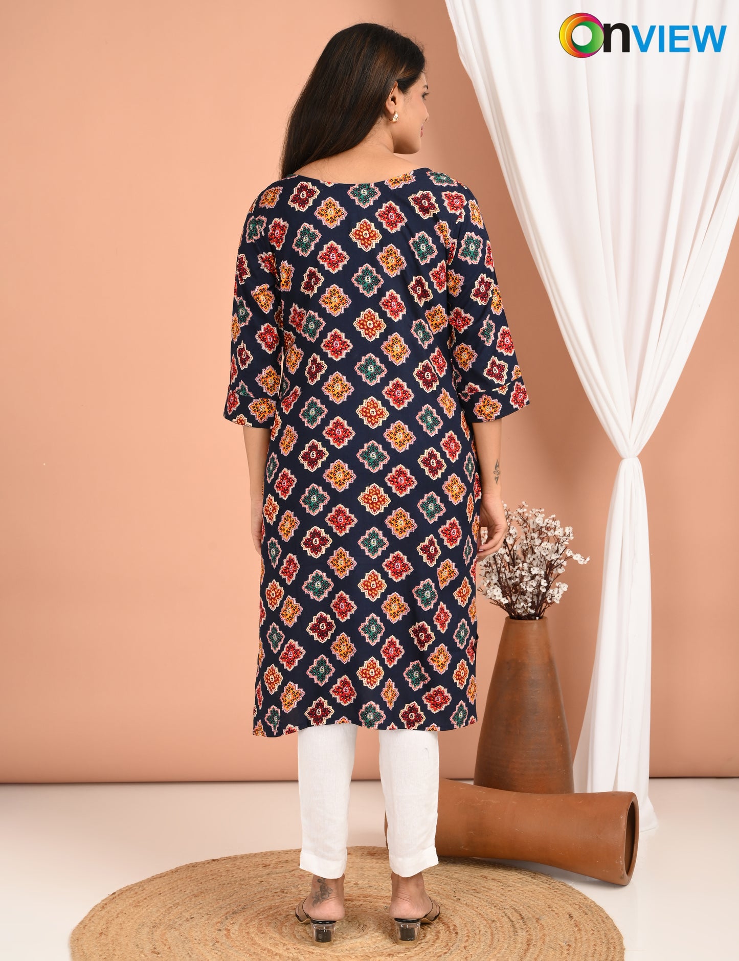 ONVIEW | 443 | ROUND NECK WITH POCKET