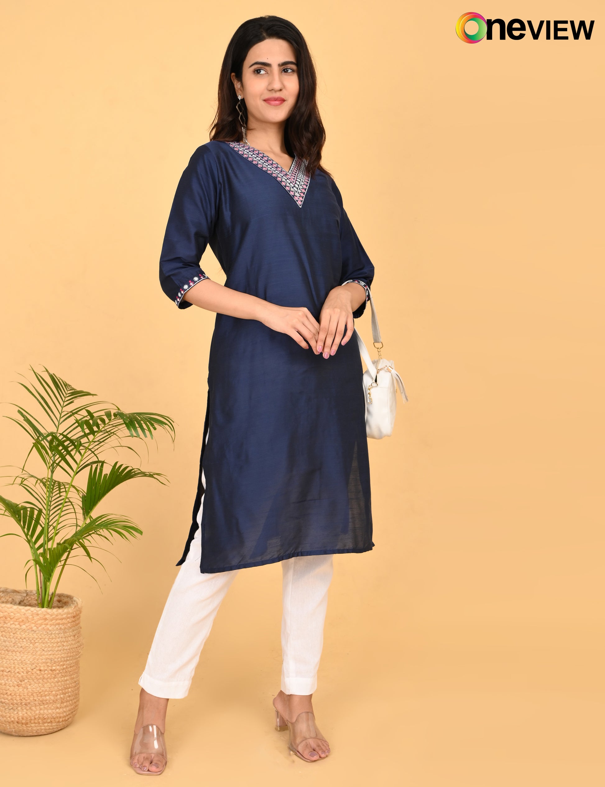 ONVIEW | 1086 | V NECK EMBROIDERY.