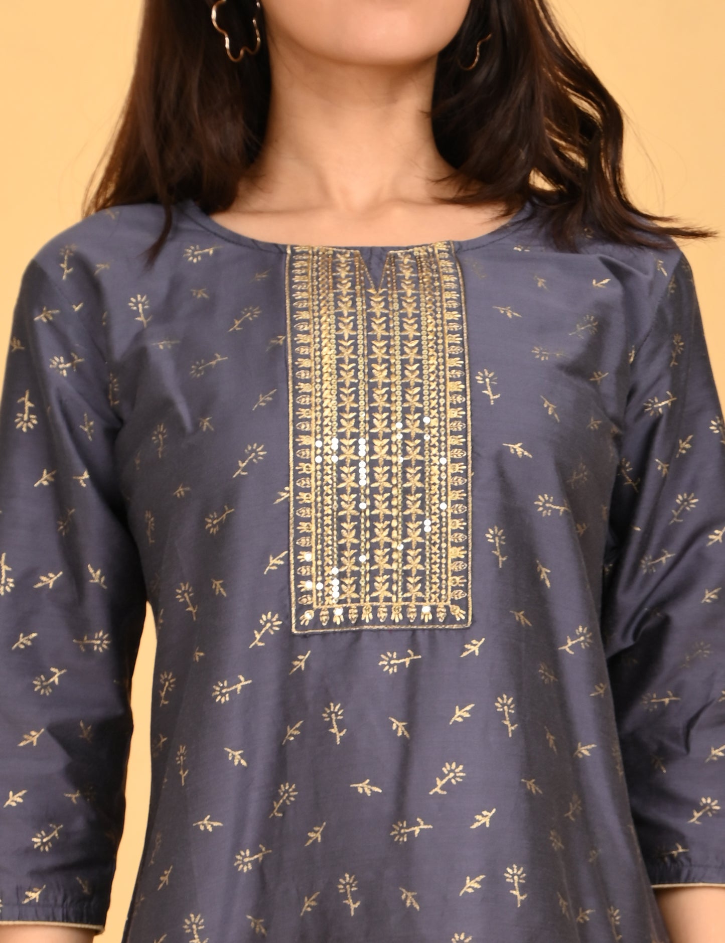 ONVIEW | 210 | SILK SMALL EMBROIDERY.